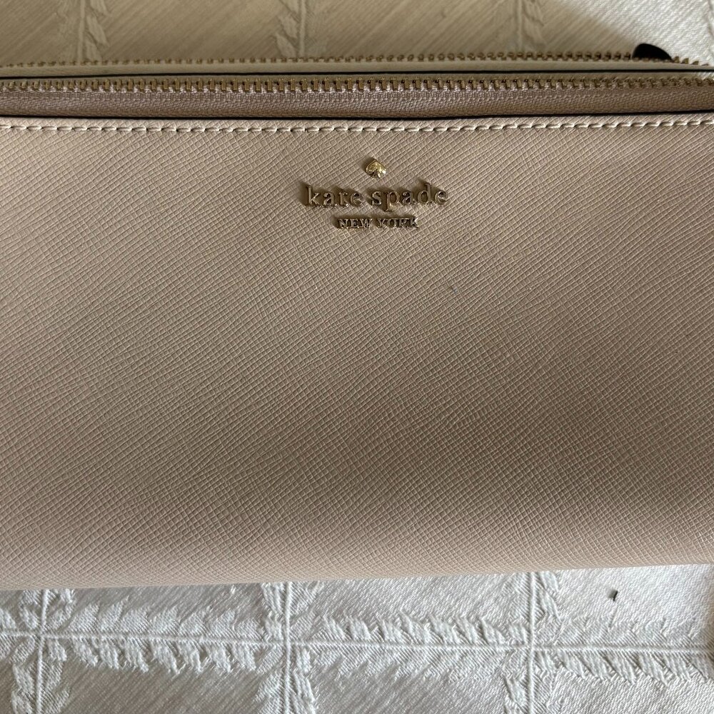 New Kate Spade Beige-Off White-Double Zippered wallet-Large